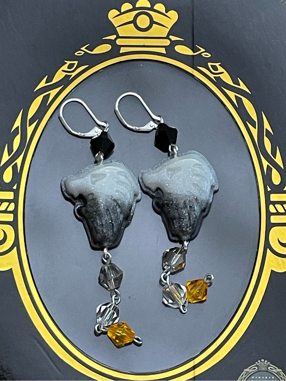 Twisted Wonderland Inspired Groovy Candy Earrings Leona Kingscholar (Nightmare)